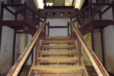 Treppenaufgänge aus Holz.